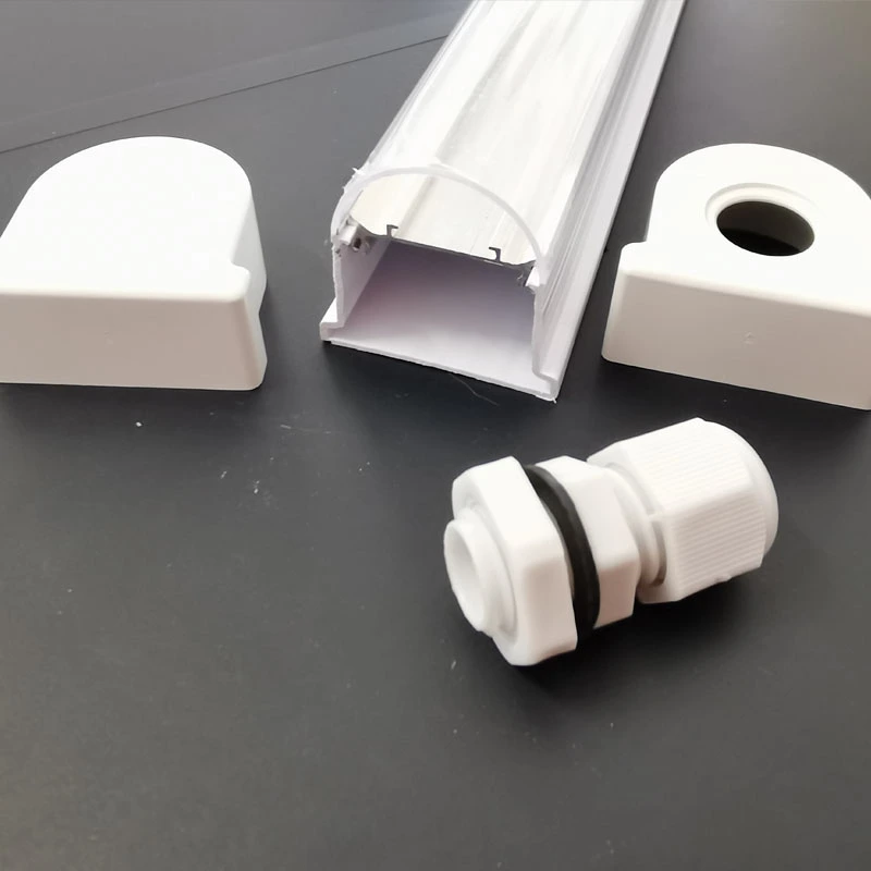 مزايا المساكن المتكاملة IP65 LED T8 للتجميع التجاري