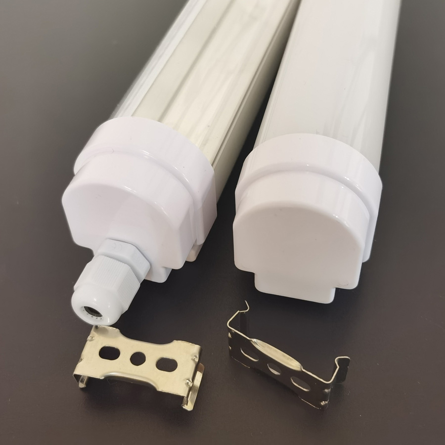 IP65 LED Tri-proof Light الإسكان